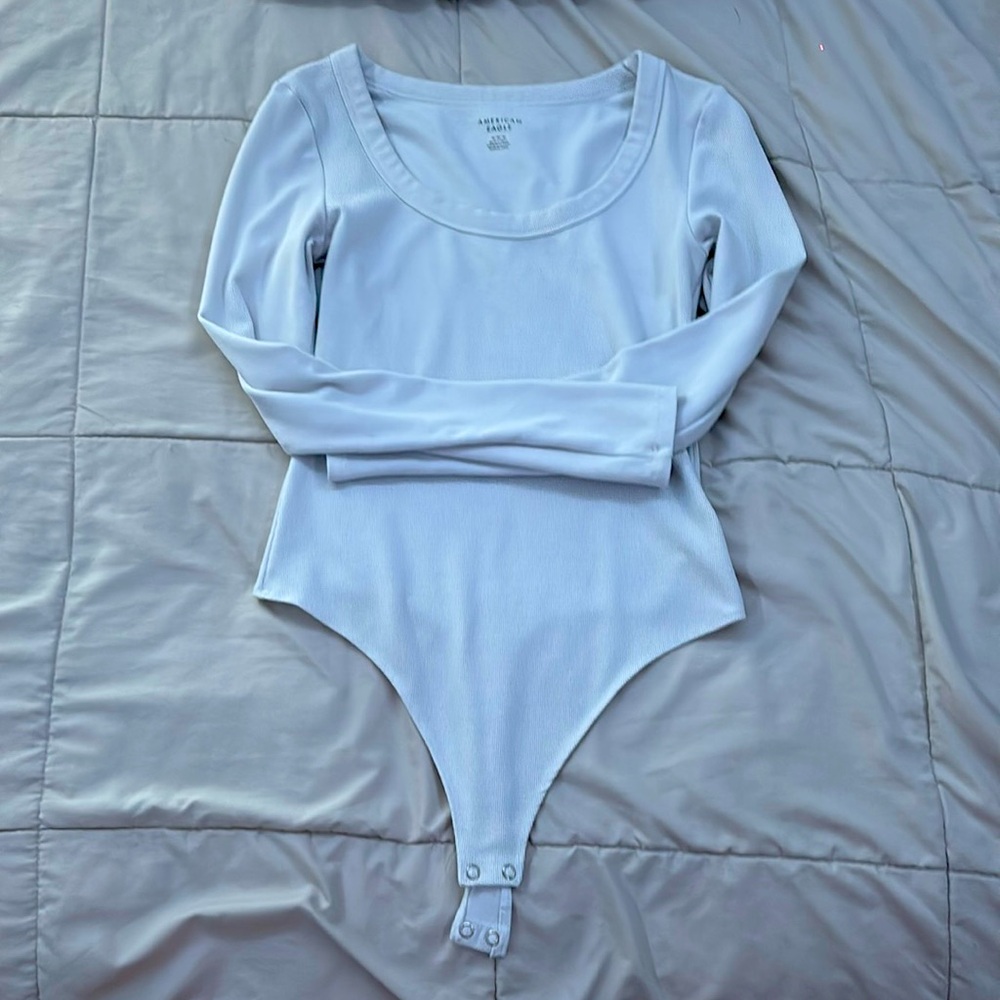 White long sleeve bodysuitt